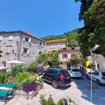 Bluemarine Rooms & Apartments Perast Eksteriør billede