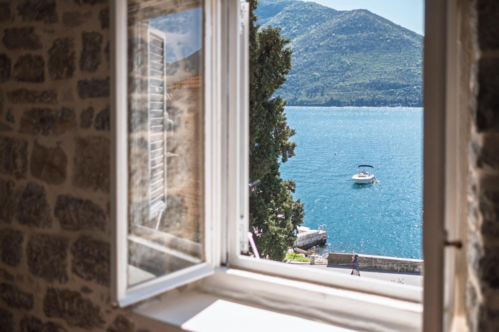 Bluemarine Rooms & Apartments Perast Eksteriør billede