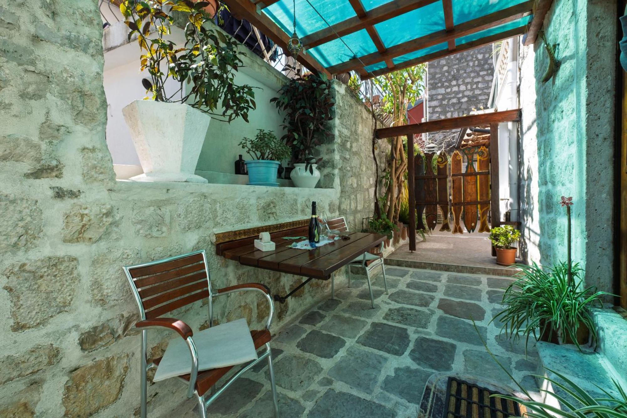 Bluemarine Rooms & Apartments Perast Eksteriør billede