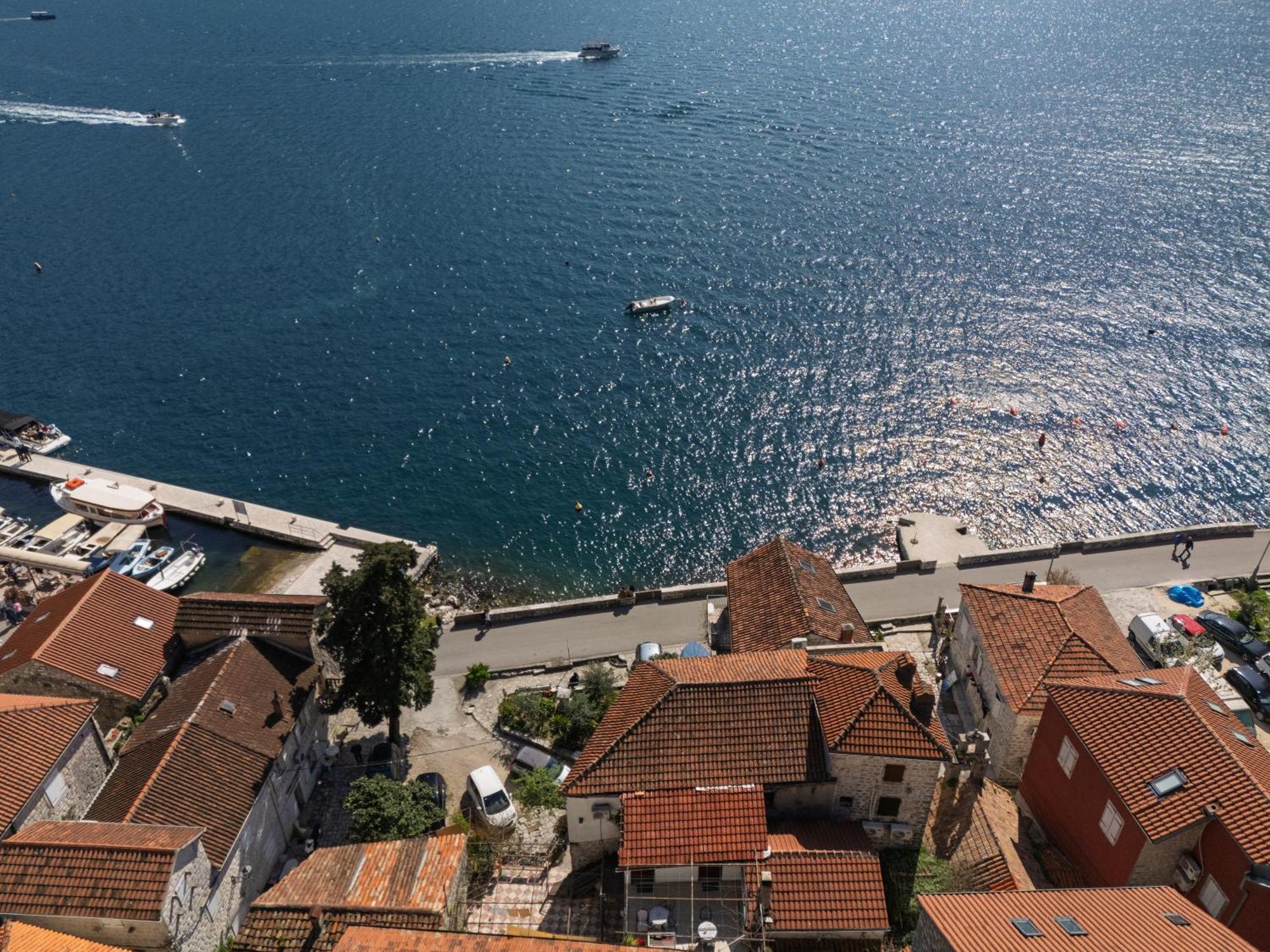 Bluemarine Rooms & Apartments Perast Eksteriør billede