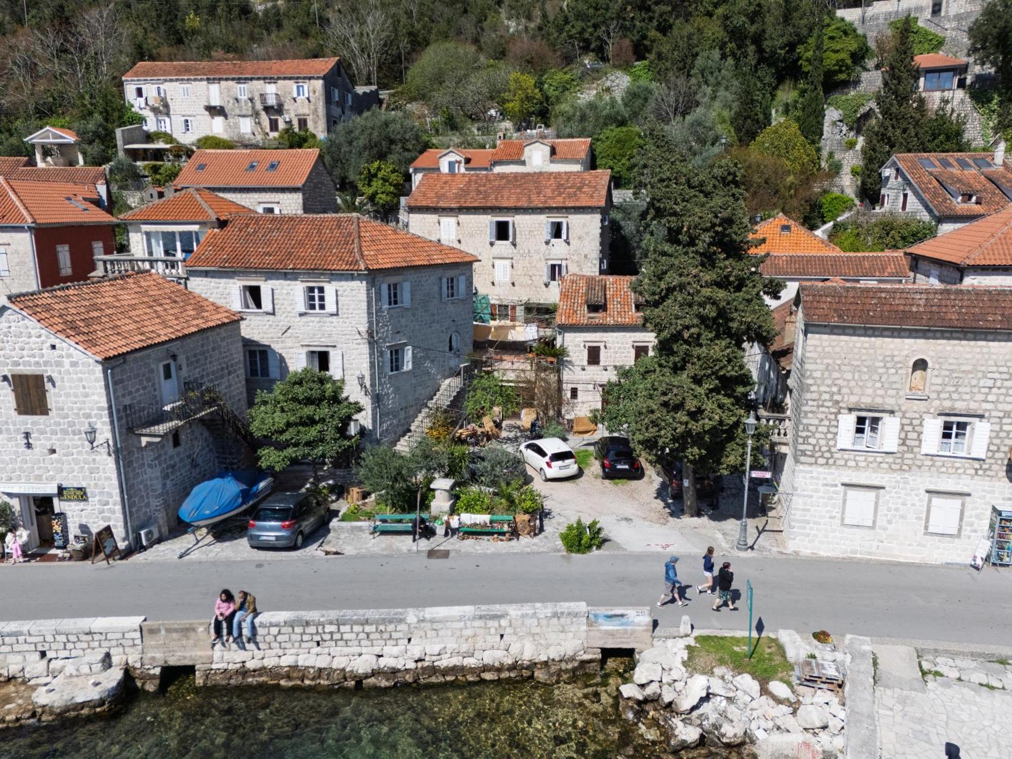 Bluemarine Rooms & Apartments Perast Eksteriør billede