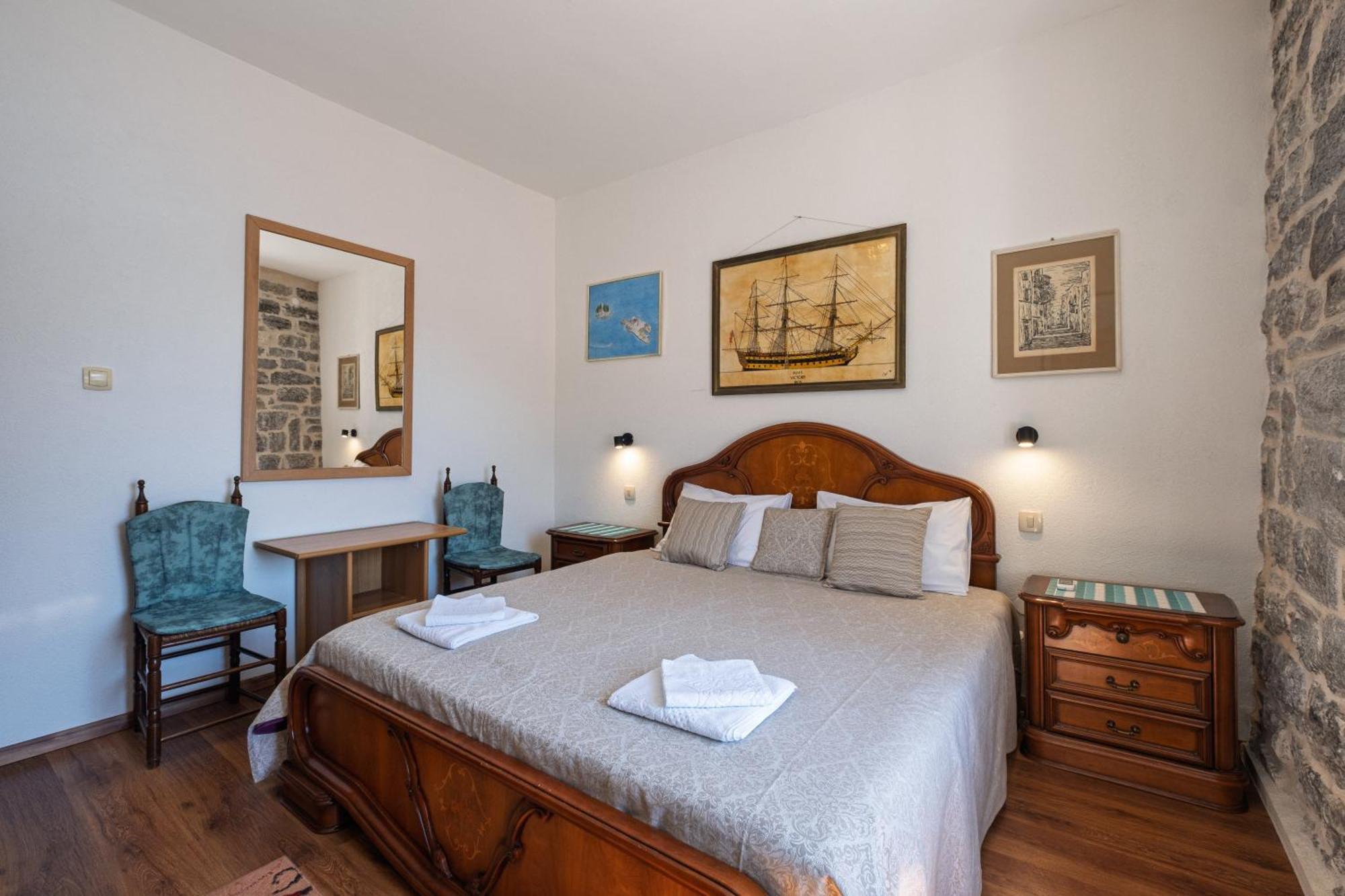 Bluemarine Rooms & Apartments Perast Eksteriør billede