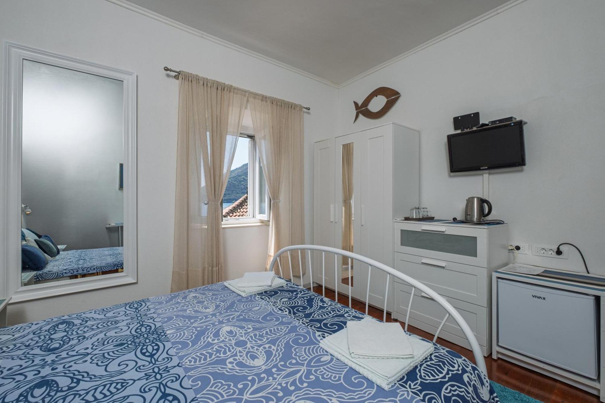Bluemarine Rooms & Apartments Perast Eksteriør billede